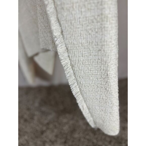 Forever 21 Woven Cropped Frayed-Trim, Double Breasted Blazer Size Medium NWT - Picture 7 of 9